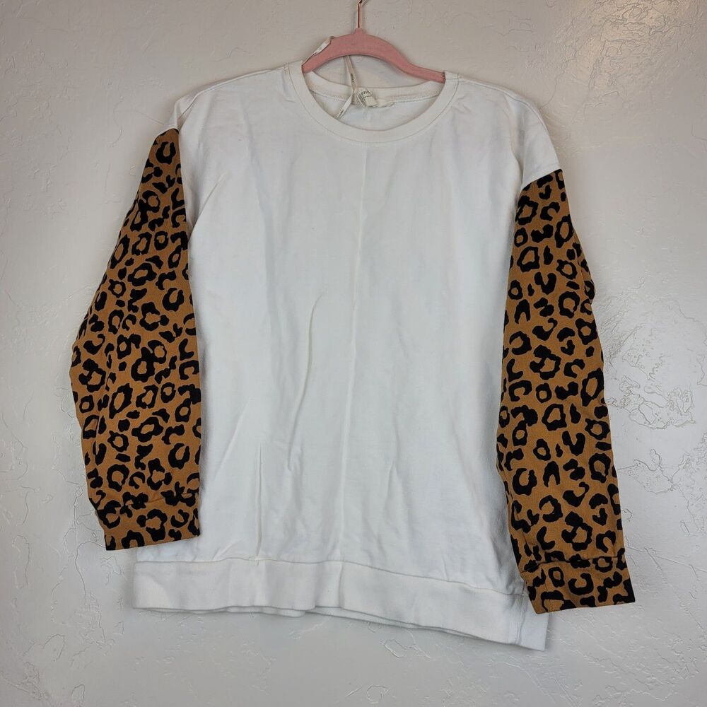 Forever 21 Womens Sz S Leopard Print Crewneck Pullover Sweater 100% Cotton